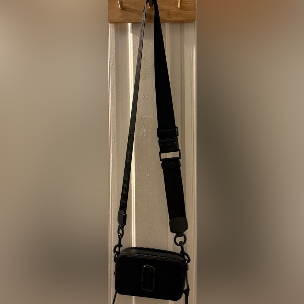 Used. Mark Jacobs Crossbody snapshot bag.. ￼